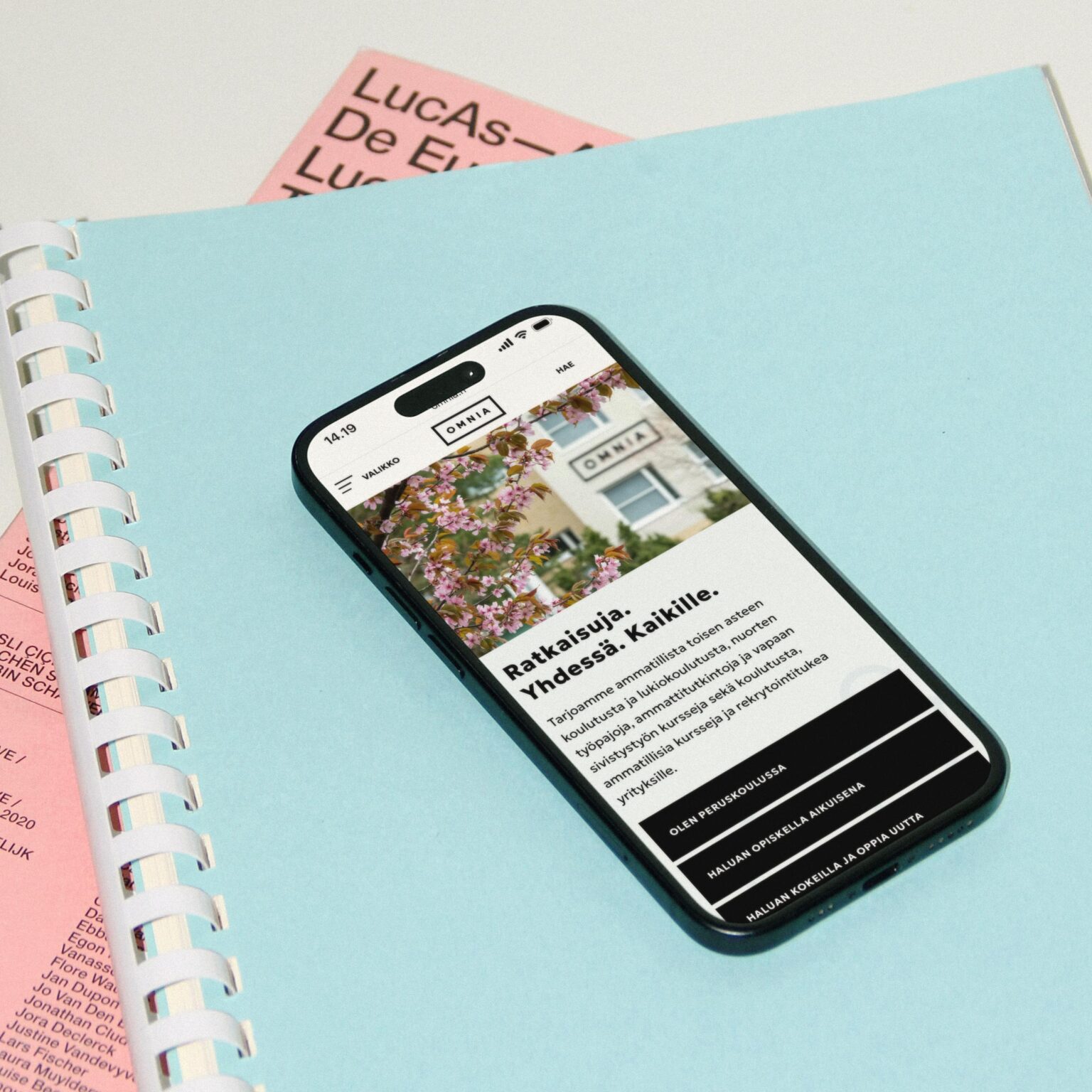 Omnian WordPress-verkkopalvelu mobiilinäkymässä, toteutus redandblue