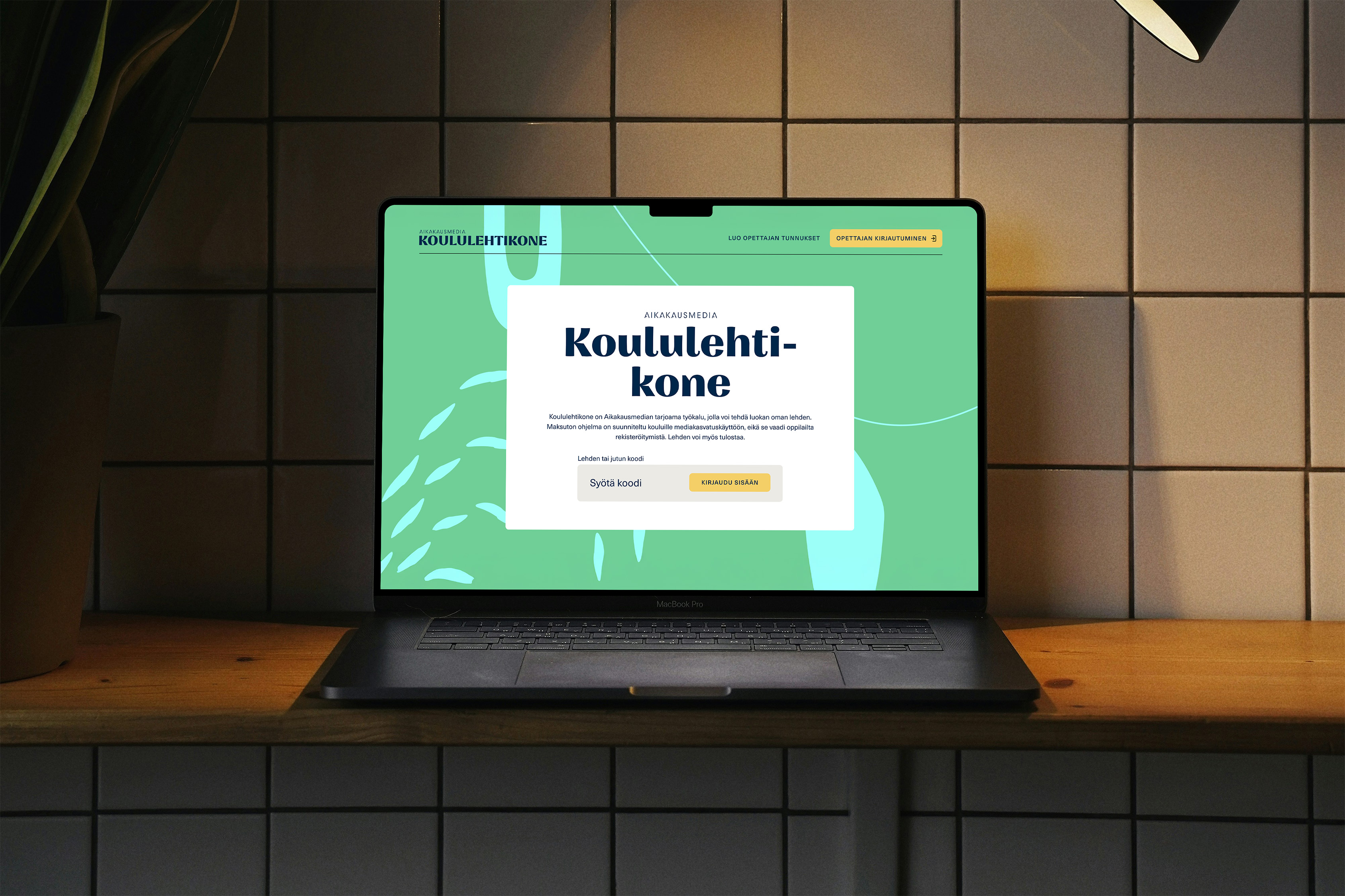Aikakausmedian Koululehtikone, jonka suunnitteli ja toteutti redandblue